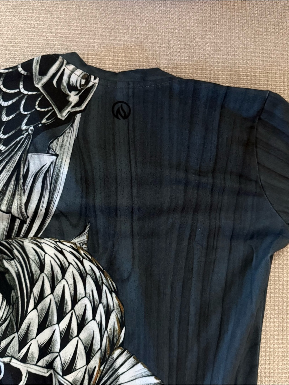 Inknburn Women’s Black Graphic V-Neck Tee with Koi Design XXS - Picture 6 of 6